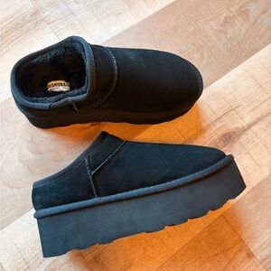 CUSHIONAIRE Women's Huggy Genuine Suede Cozy Mule Platform +Memory Foam